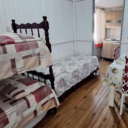 Casa De 2 Quartos Com 2 Ares-Condicionados Em Torres-Rs - Na Mais Bela Praia Gaucha - Cozinha - Banheiro - Tv Smart 32 E Wi-Fi - Estacionamento - Anfitria Superhost No Bnb Villa Exterior photo