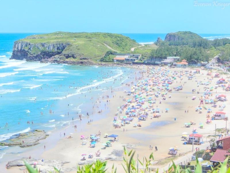 Casa De 2 Quartos Com 2 Ares-Condicionados Em Torres-Rs - Na Mais Bela Praia Gaucha - Cozinha - Banheiro - Tv Smart 32 E Wi-Fi - Estacionamento - Anfitria Superhost No Bnb Villa Exterior photo