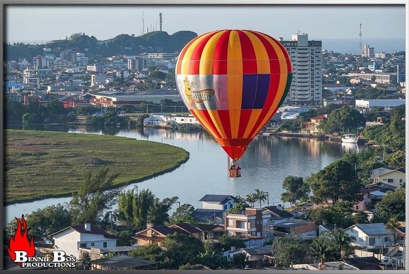 Casa De 2 Quartos Com 2 Ares-Condicionados Em Torres-Rs - Na Mais Bela Praia Gaucha - Cozinha - Banheiro - Tv Smart 32 E Wi-Fi - Estacionamento - Anfitria Superhost No Bnb Villa Exterior photo