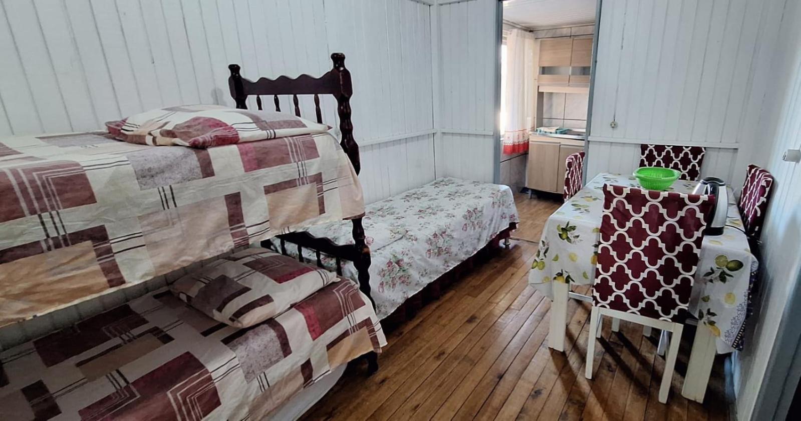 Casa De 2 Quartos Com 2 Ares-Condicionados Em Torres-Rs - Na Mais Bela Praia Gaucha - Cozinha - Banheiro - Tv Smart 32 E Wi-Fi - Estacionamento - Anfitria Superhost No Bnb Villa Exterior photo